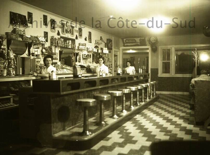 Restaurant le Martinet à Sainte-Anne-de-la-Pocatière en 1952