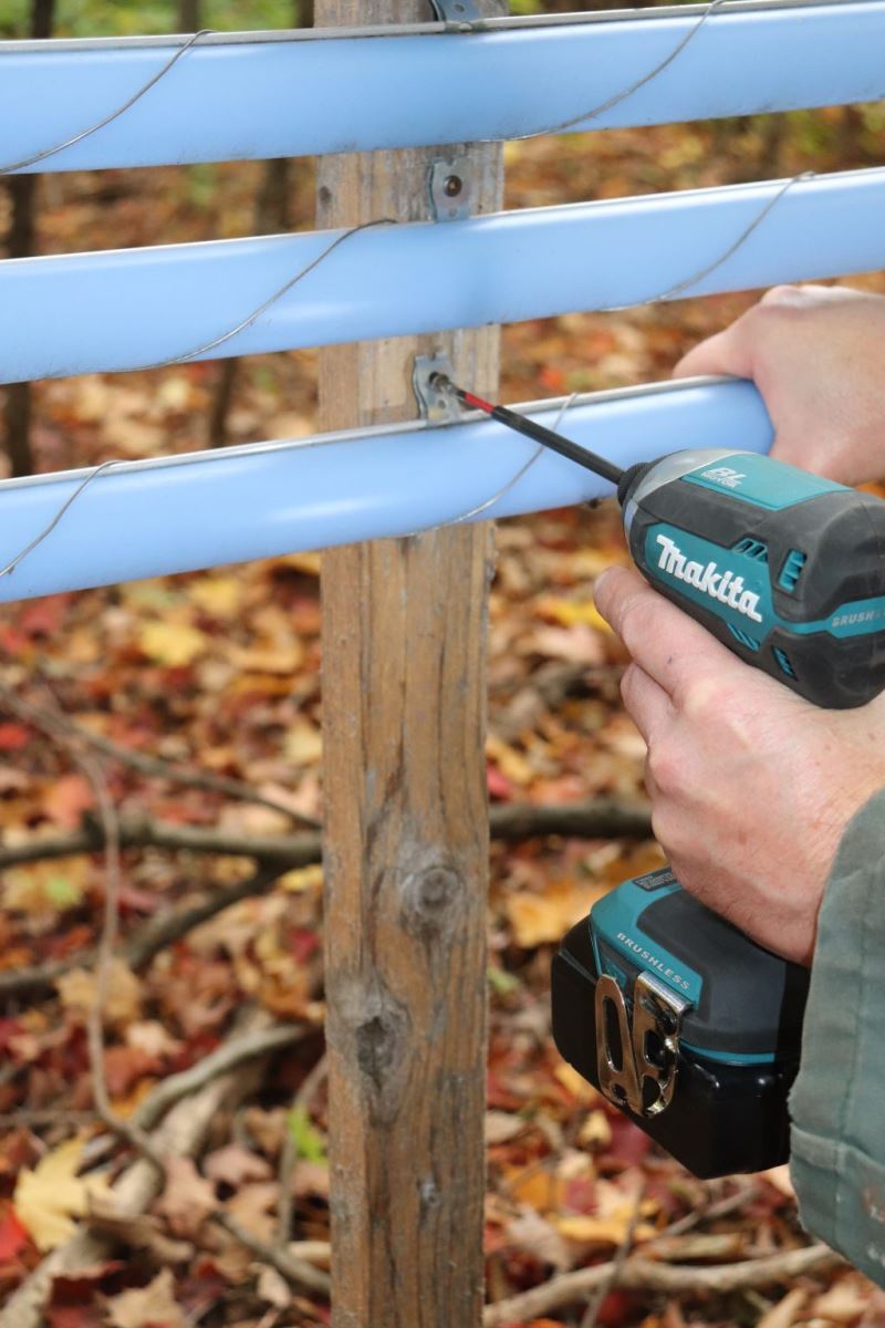 Au besoin, ajuster les collecteurs. Photo : Centre ACER